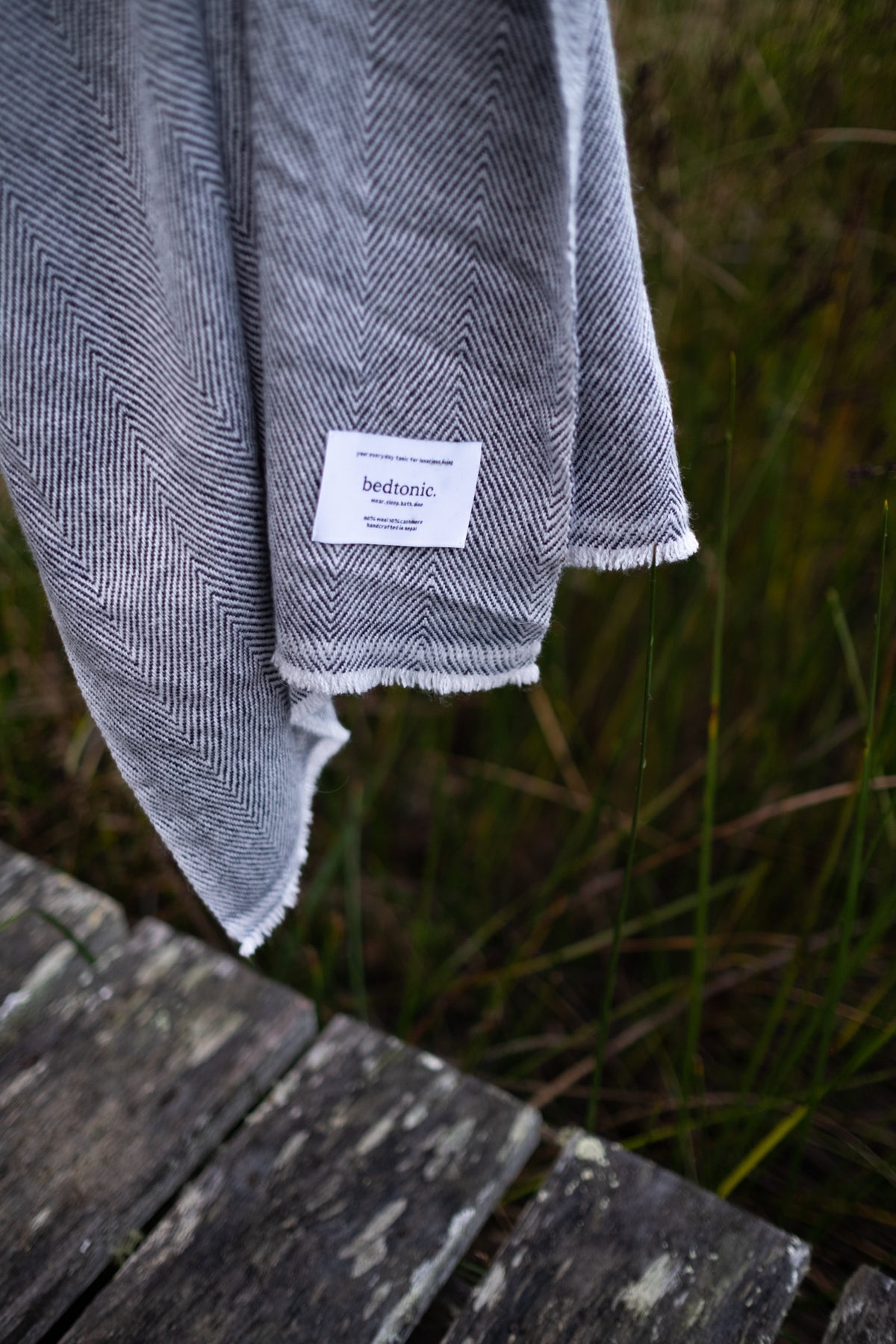 COUVERTURE EN LAINE ET CACHEMIRE INDIGO