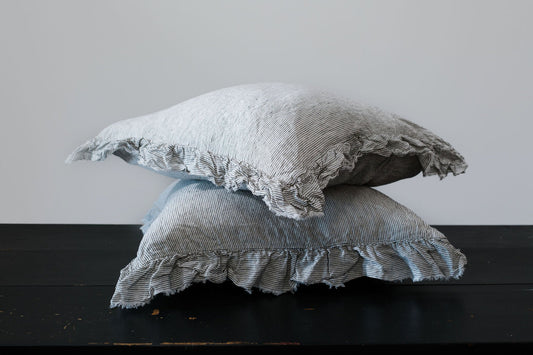 PAIRE DE TAIES D'OREILLER EN LIN EUROPÉEN À VOLANTS - RAYURES À L'ENCRE