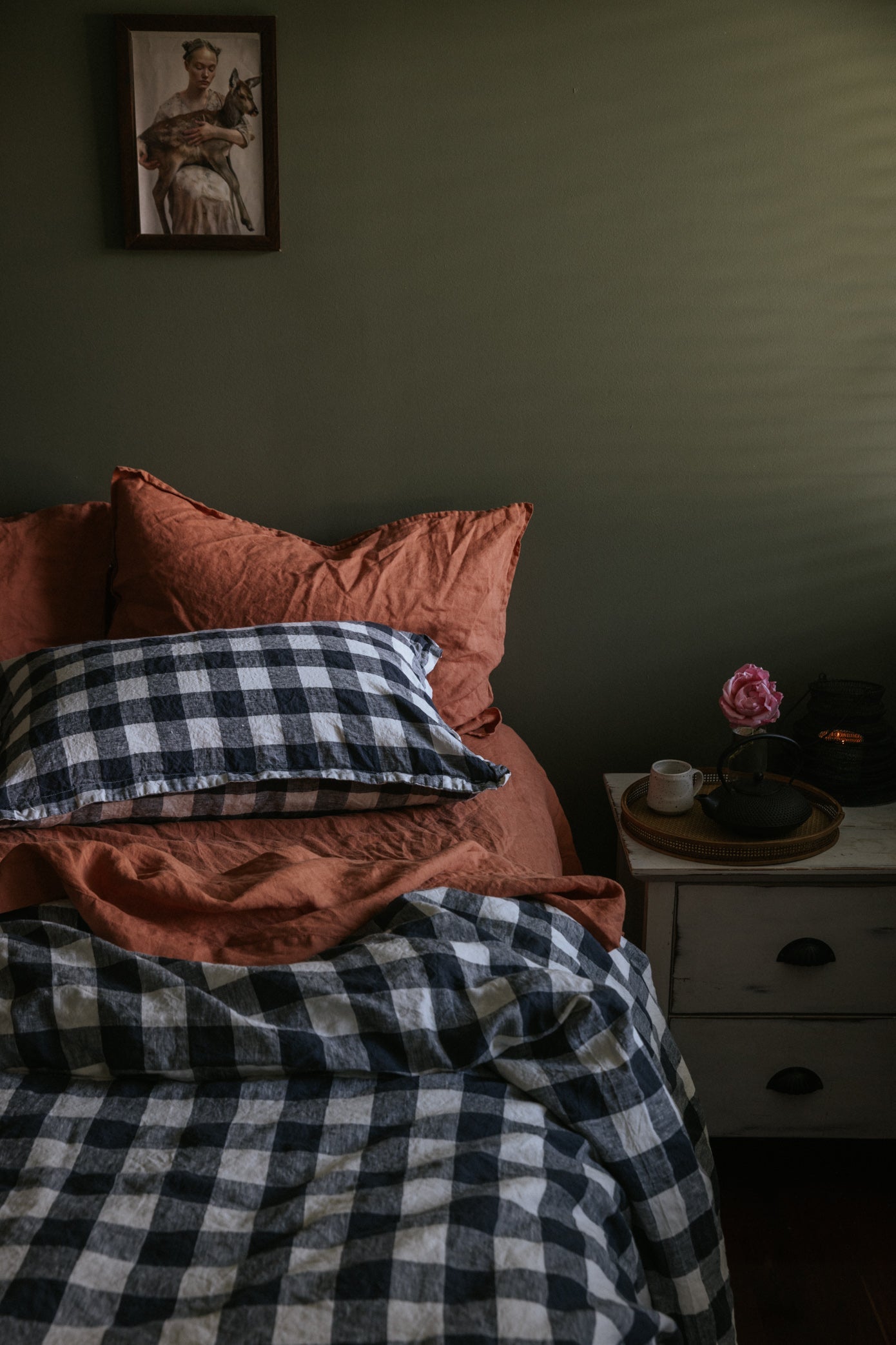 ENSEMBLE DE DRAPS EN LIN AVEC TAIES D'OREILLER - À CARREAUX BUFFALO INDIGO 