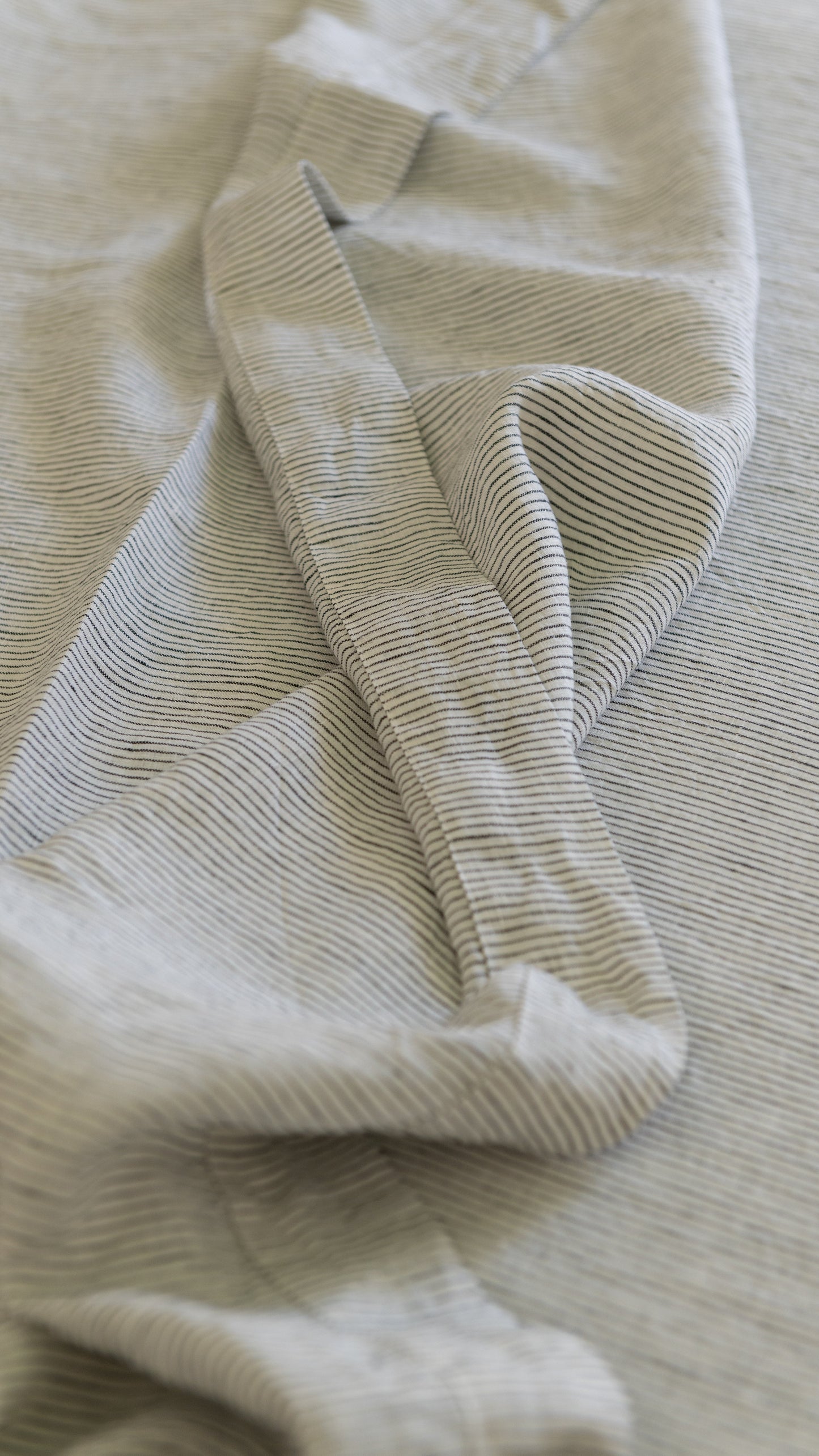 DRAP PLAT EN LIN EUROPÉEN - RAYURES À L'ENCRE