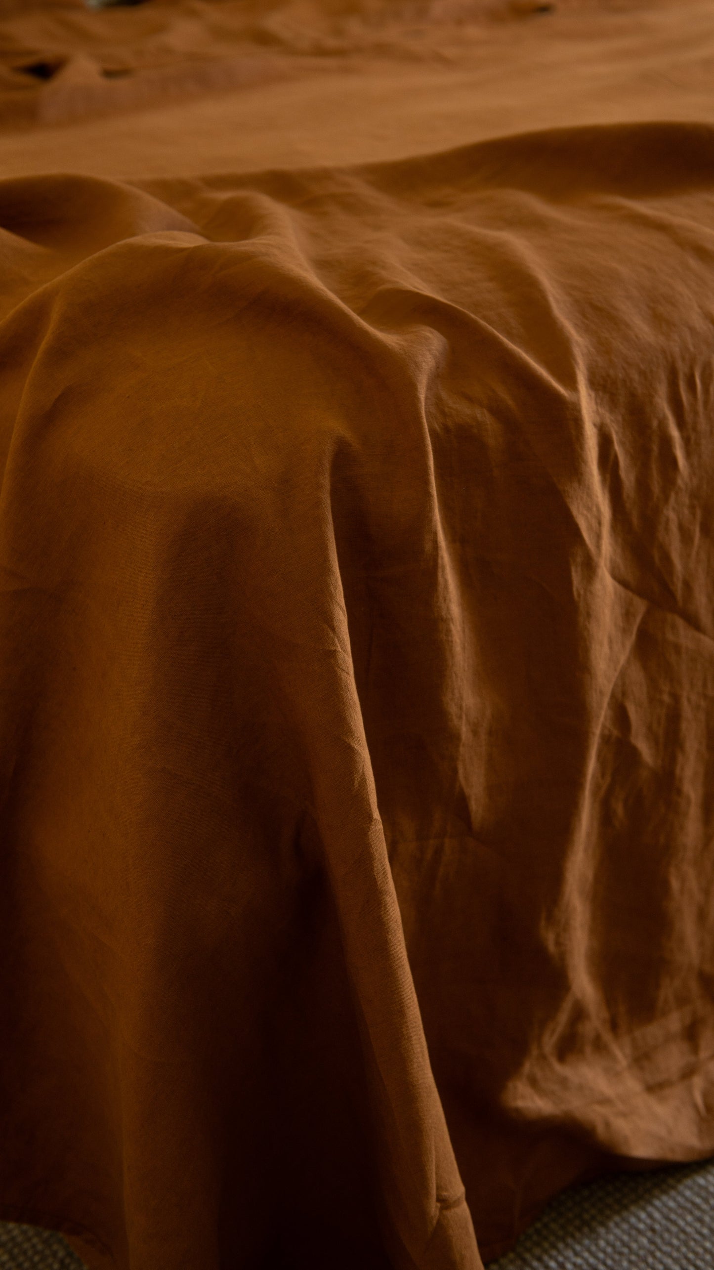 ENSEMBLE DE DRAPS EN LIN AVEC TAIES D'OREILLER - TERRE CUITE