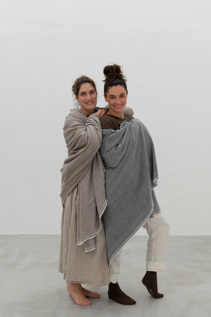 COUVERTURE EN LAINE ET CACHEMIRE INDIGO