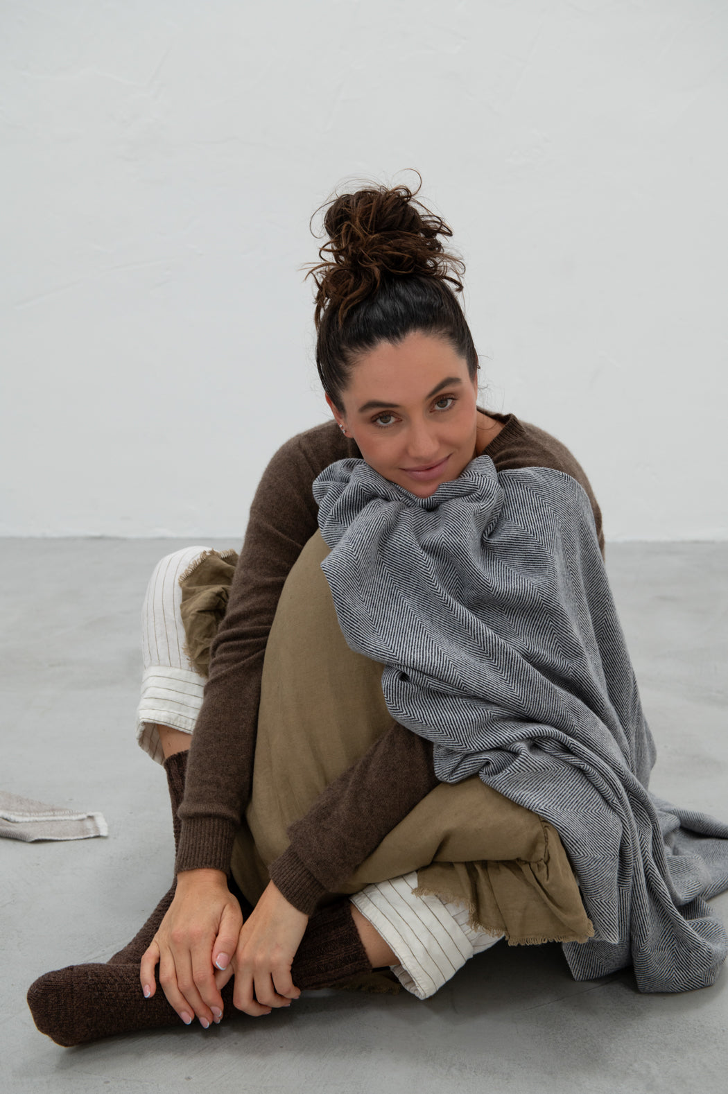 COUVERTURE EN LAINE ET CACHEMIRE INDIGO