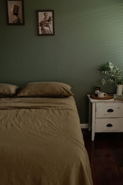 ENSEMBLE DE DRAPS EN LIN AVEC TAIES D'OREILLER - OLIVE