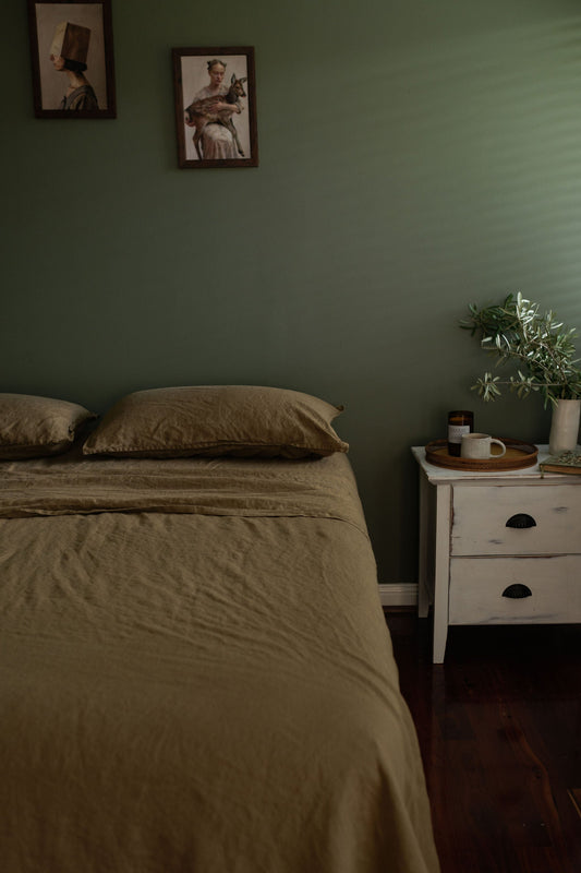 ENSEMBLE DE DRAPS EN LIN AVEC TAIES D'OREILLER - OLIVE