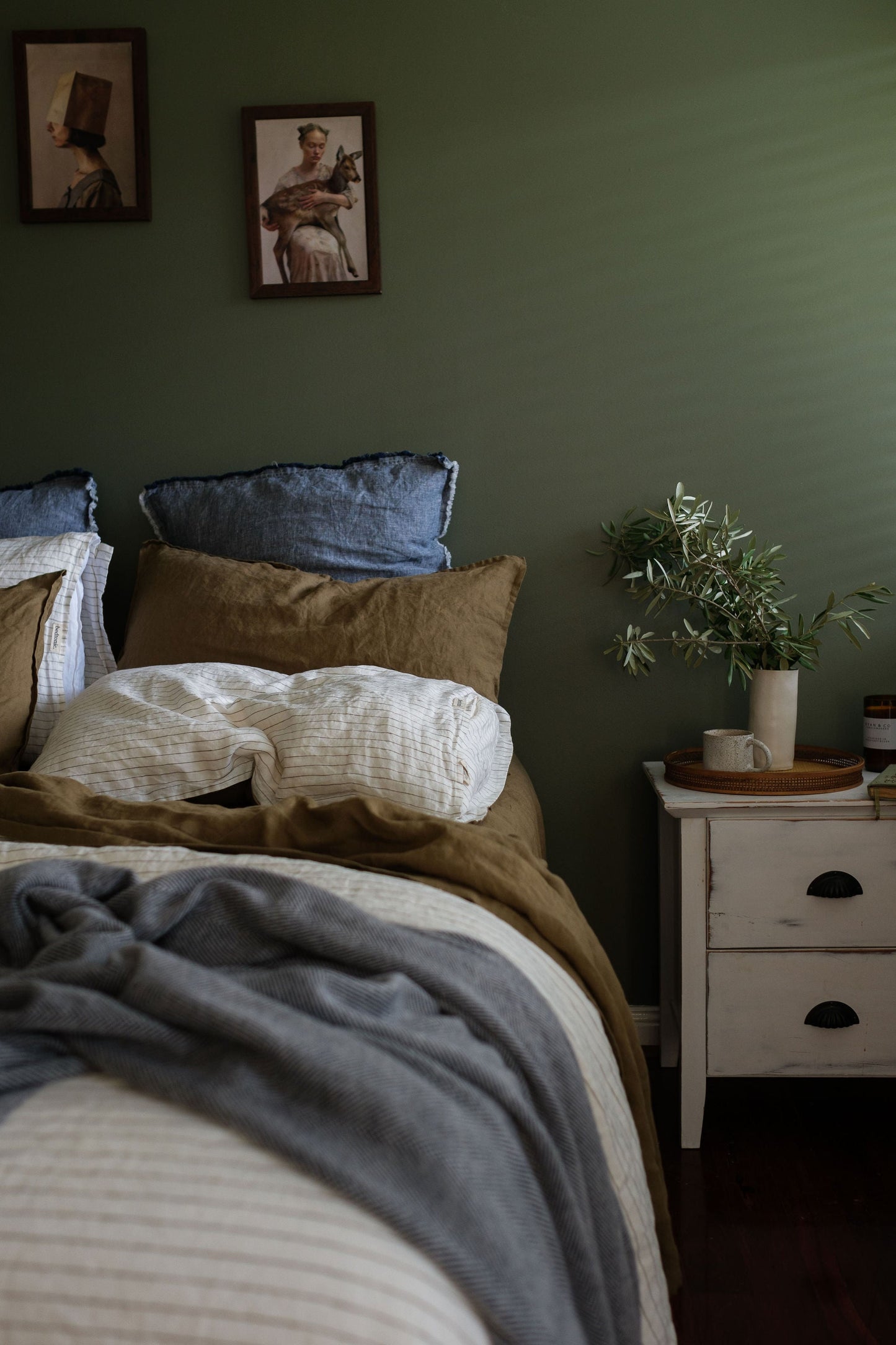 ENSEMBLE DE DRAPS EN LIN AVEC TAIES D'OREILLER - OLIVE