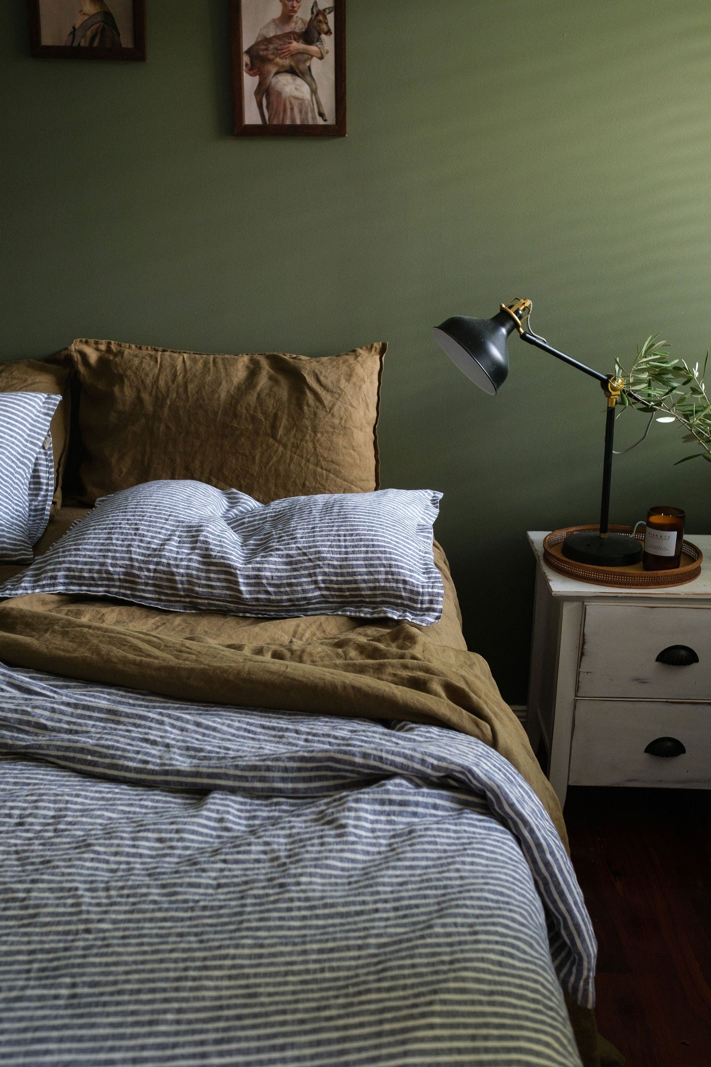 ENSEMBLE DE DRAPS EN LIN AVEC TAIES D'OREILLER - OLIVE