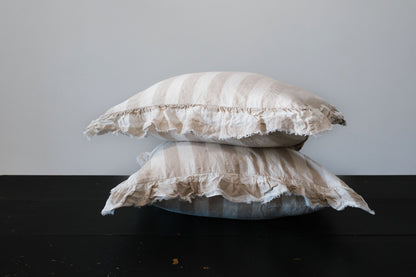 PAIRE DE TAIES D'OREILLER EN LIN EUROPÉEN À VOLANTS - LARGES RAYURES NATURELLES